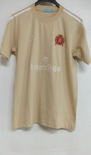 تی شرت مردانه گلدوزی قواره استاندارد یقه گرد